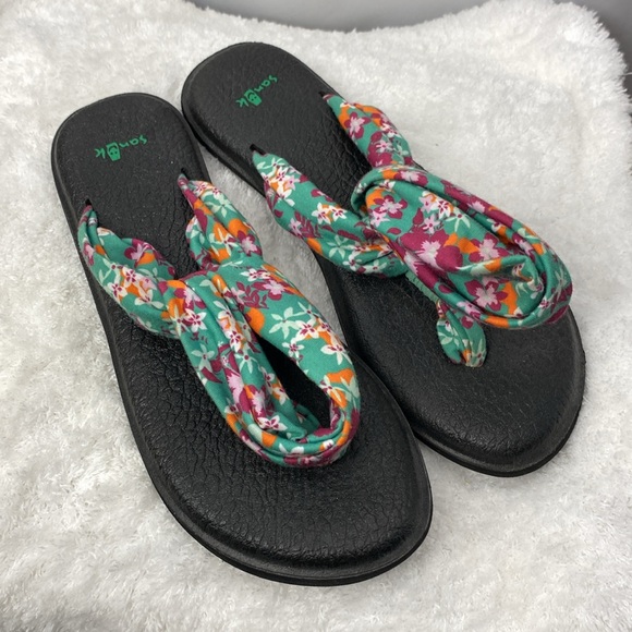Sanuk Shoes - Sanuk yoga sling - sandals - size 8 - women’s - B59